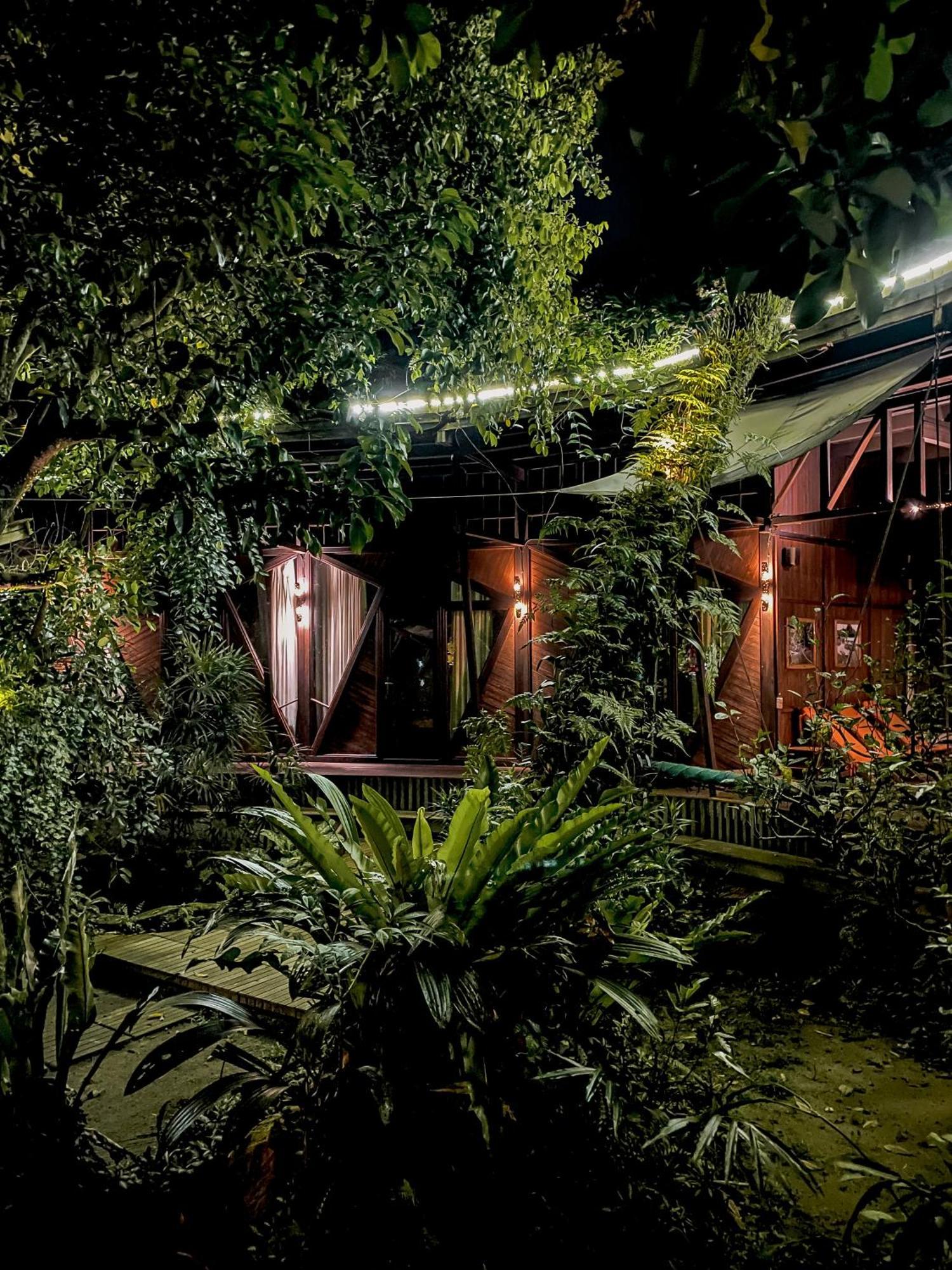 Bukit Raya Guesthouse Palangkaraya Bagian luar foto