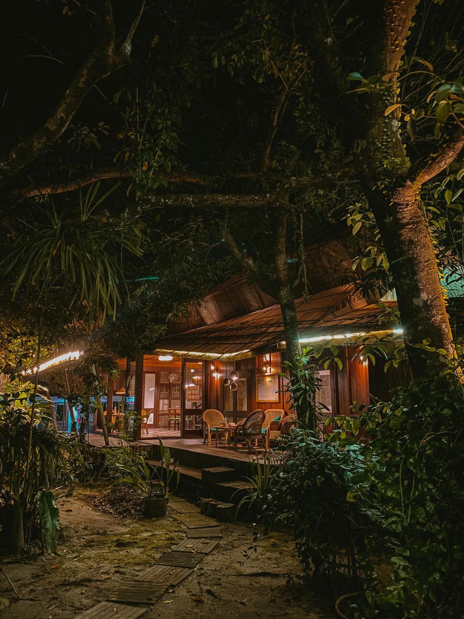 Bukit Raya Guesthouse Palangkaraya Bagian luar foto